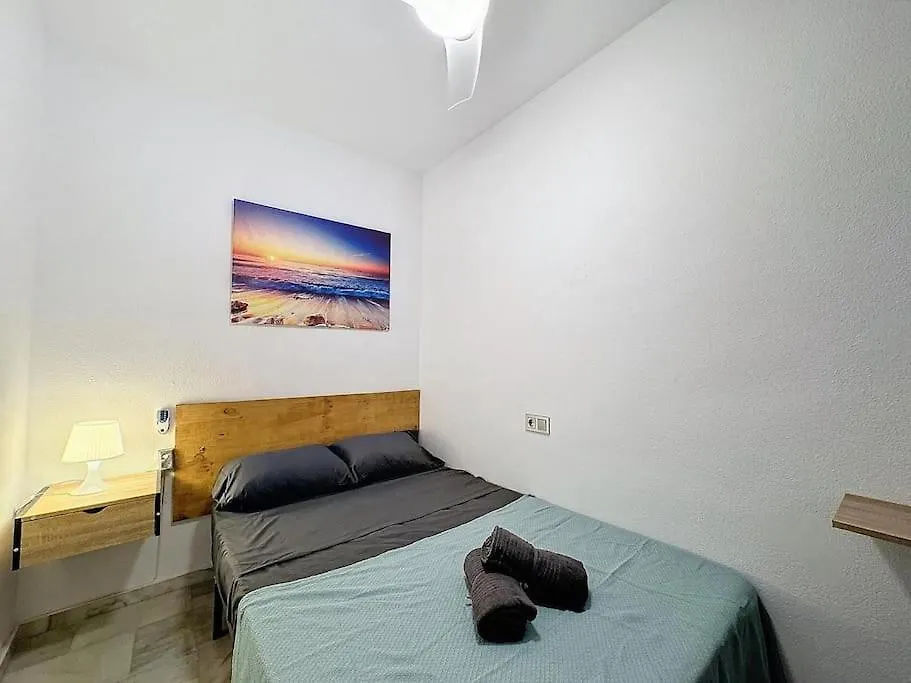 Urban Oasis Apartment 埃斯特波纳 西班牙