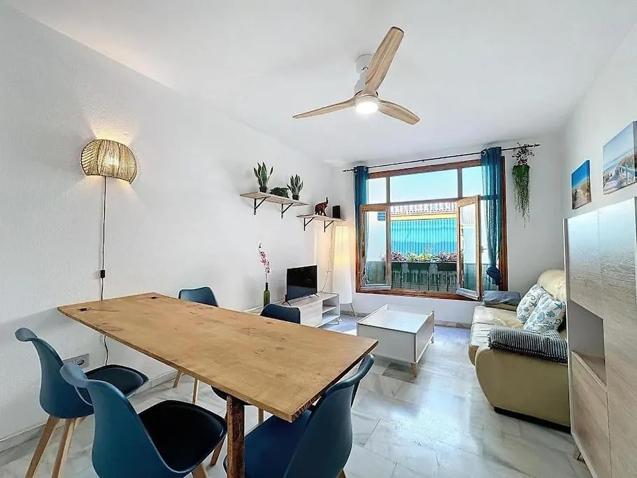 Urban Oasis Apartment 埃斯特波纳